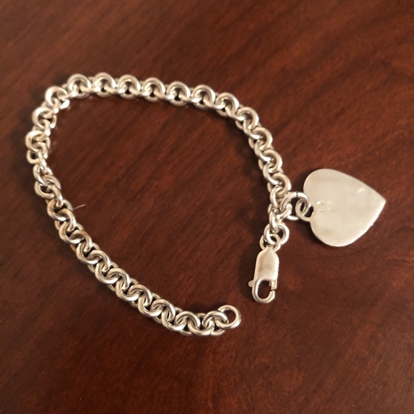 Sterling silver heart charm bracelet - Picture 4 of 9